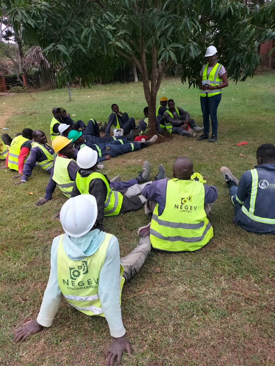 Safety Hub Consultants — site safety briefing
